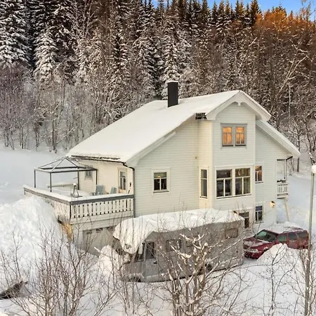 1st Floor In The Lyngen Alps, Whole House Rentable Apartment *