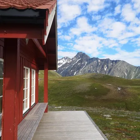 1st Floor In The Lyngen Alps, Whole House Rentable Apartment
