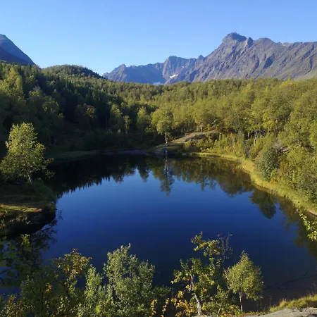 1st Floor, Lyngen Alps, Sauna Included Апартаменты *