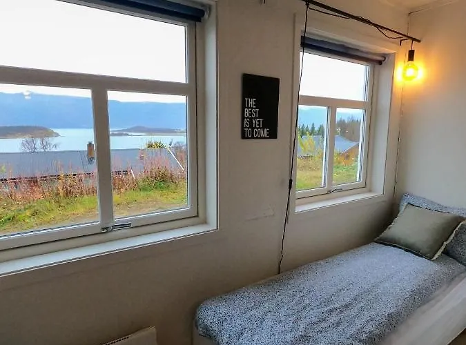 Apartamento 1st Floor In The Lyngen Alps, Whole House Rentable *